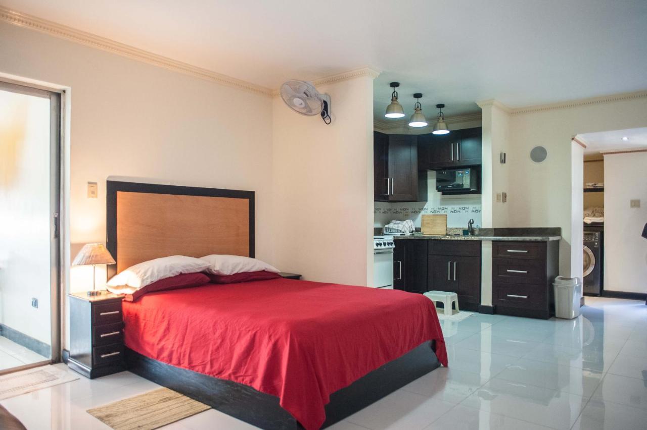 Beach Condos -Montego Bay Club Beach Resort Екстер'єр фото