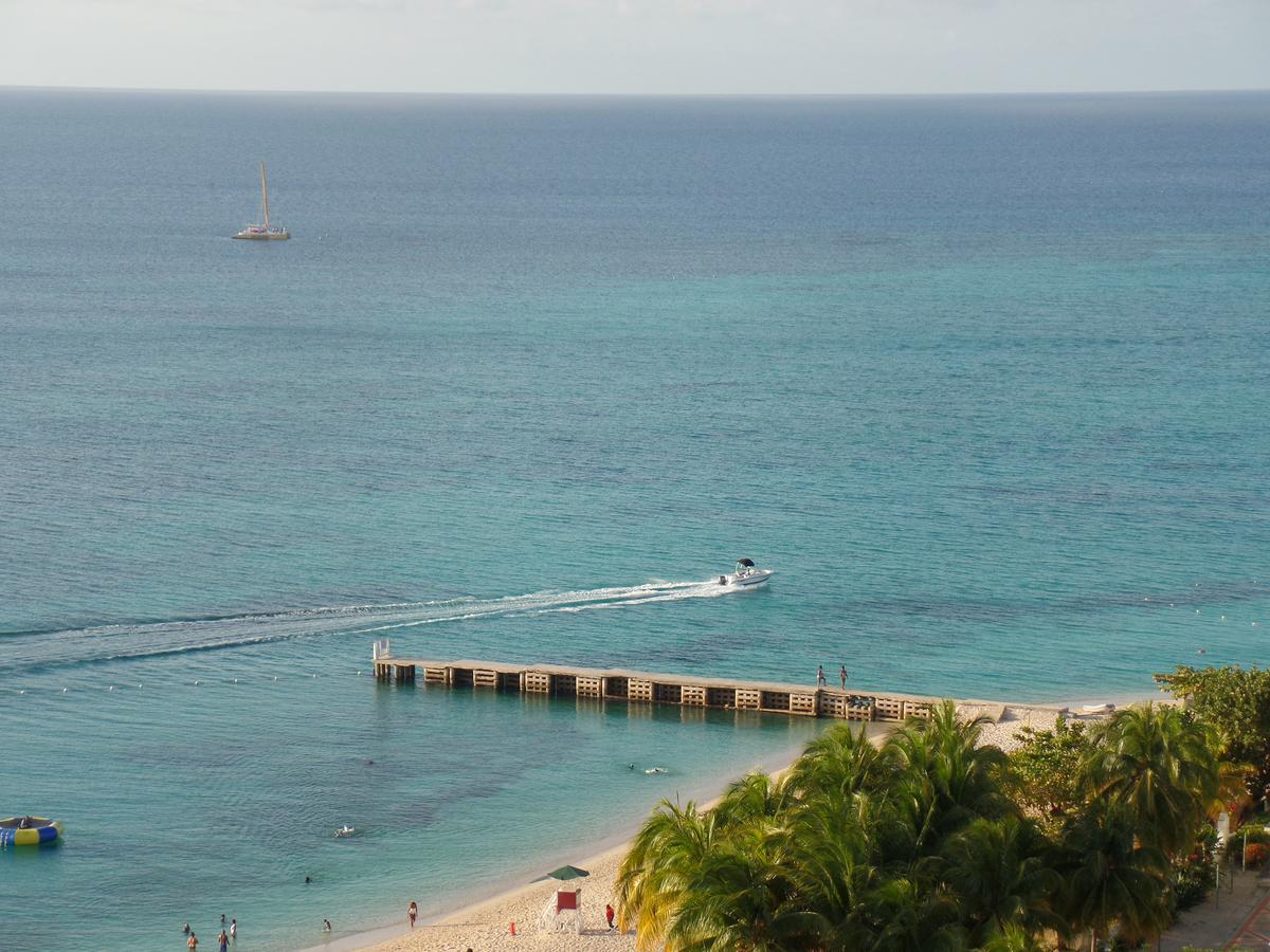 Beach Condos -Montego Bay Club Beach Resort Екстер'єр фото