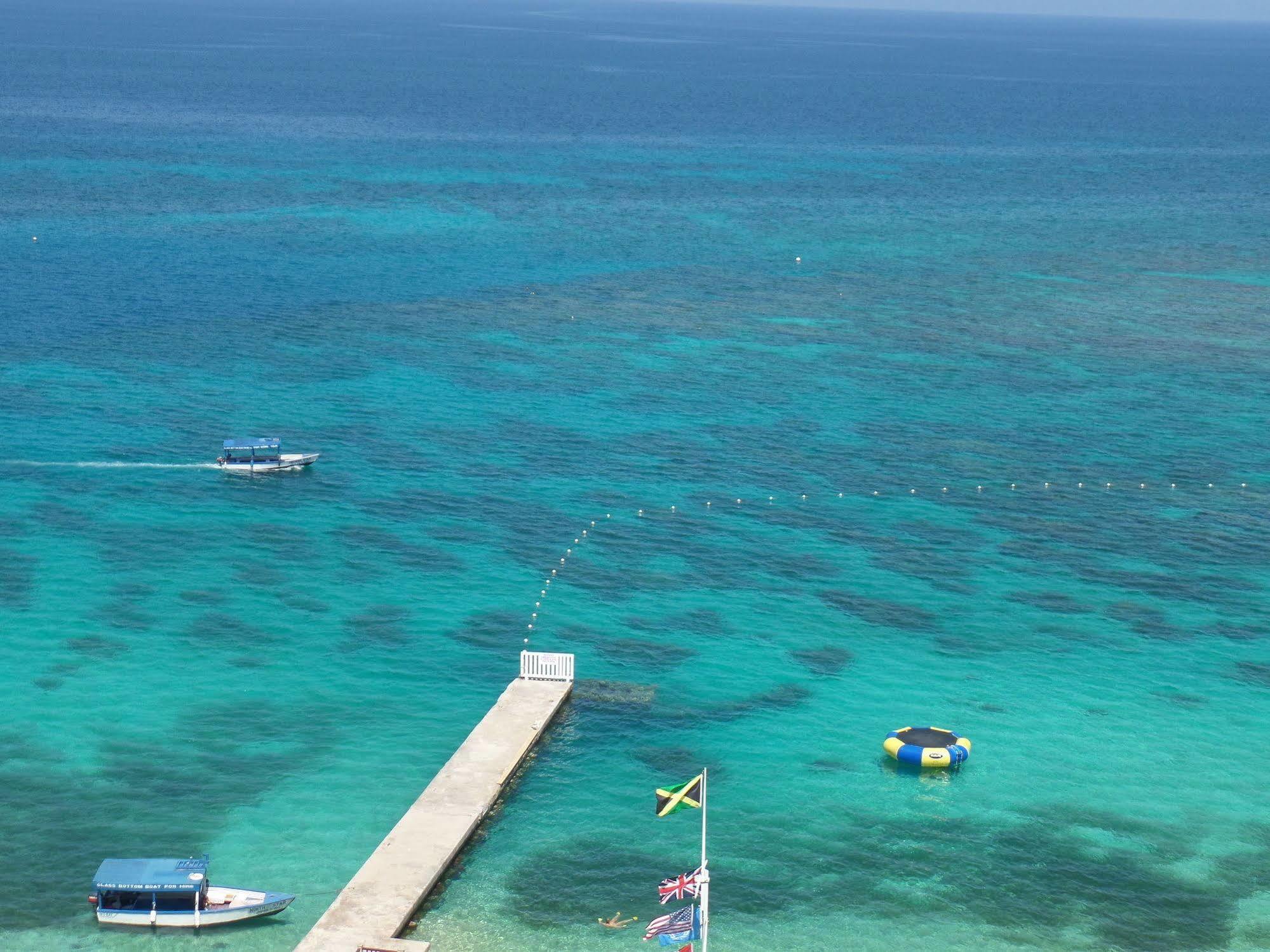 Beach Condos -Montego Bay Club Beach Resort Екстер'єр фото
