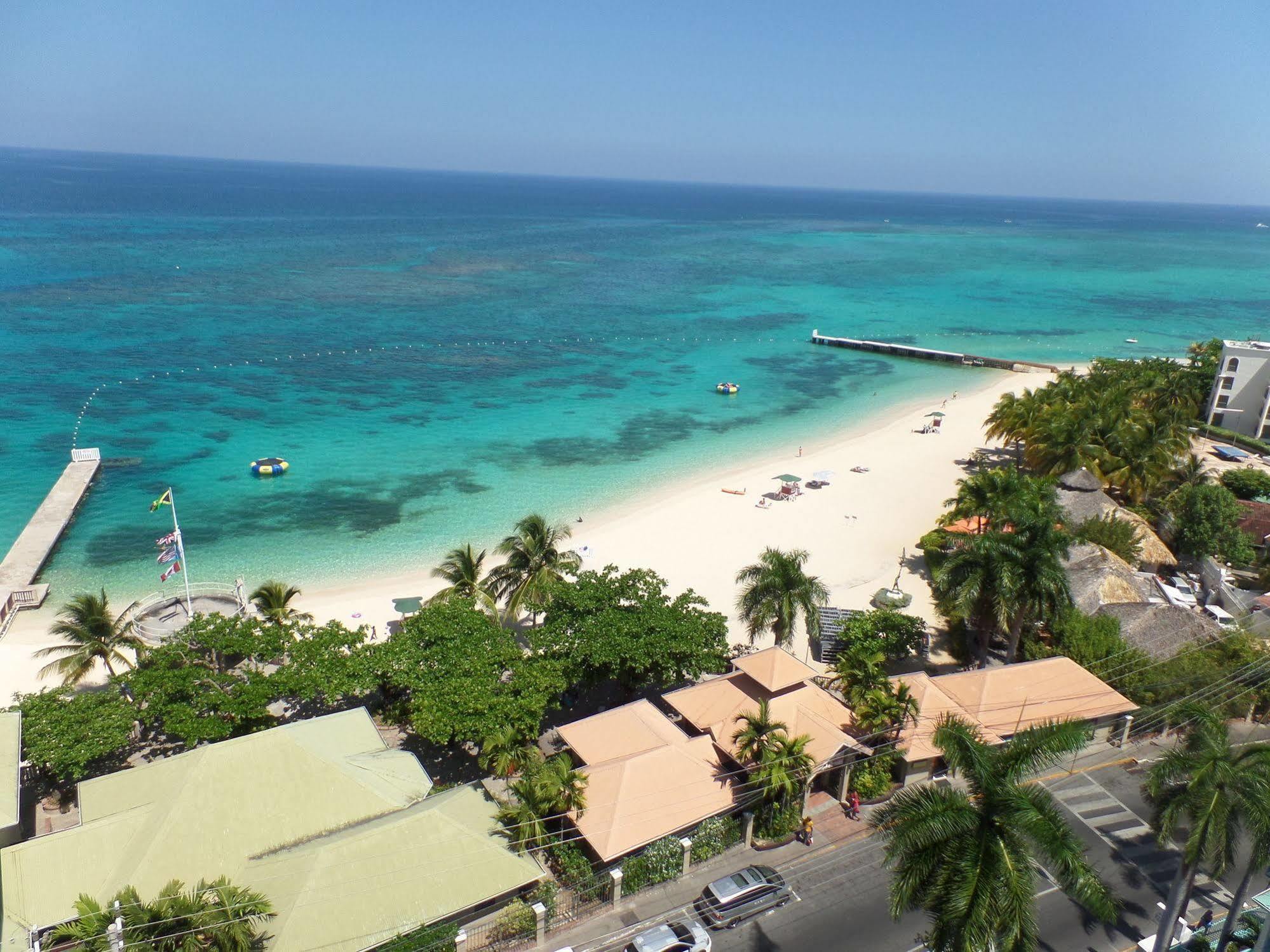 Beach Condos -Montego Bay Club Beach Resort Екстер'єр фото